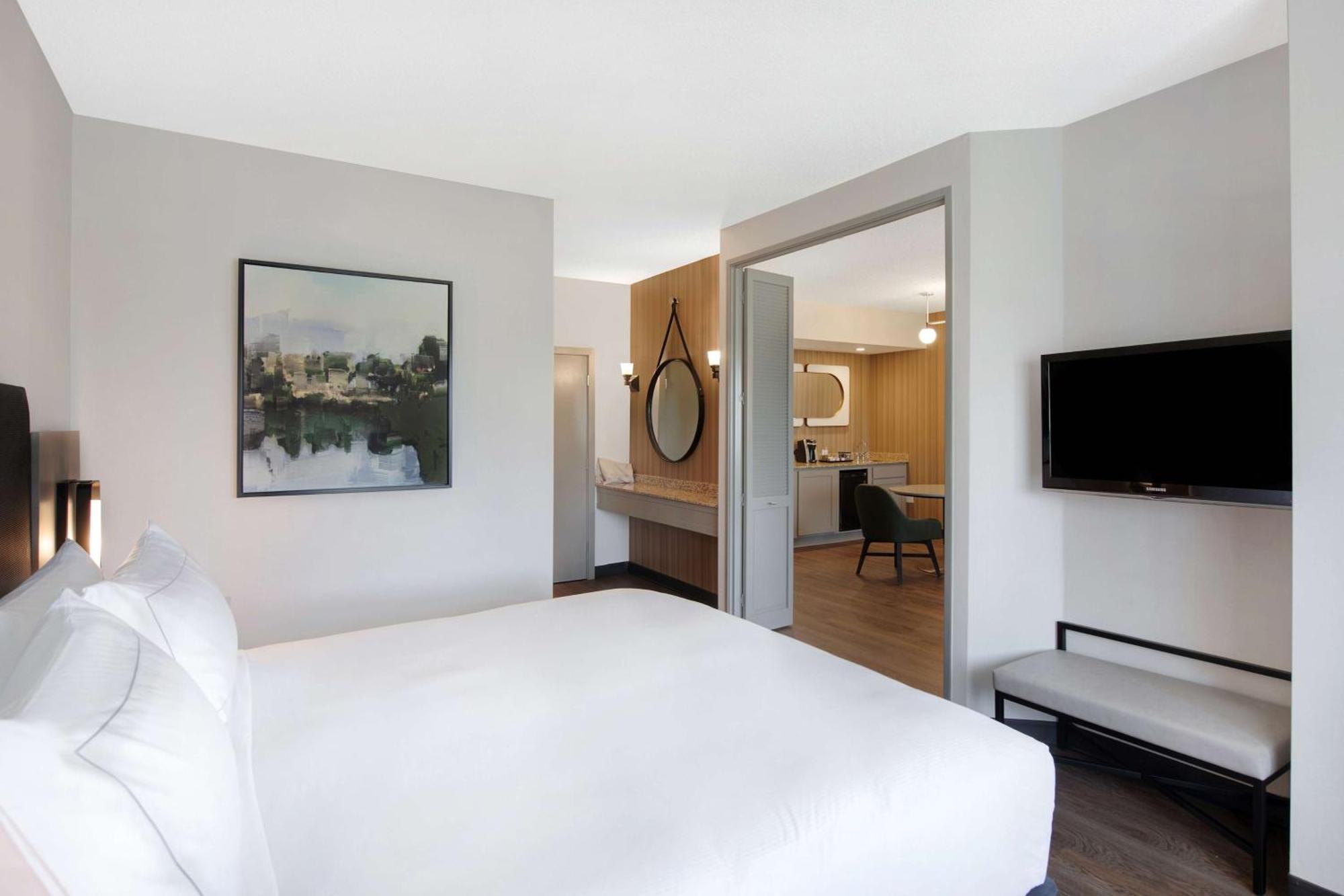 Doubletree Suites By Hilton Raleigh-Durham Esterno foto
