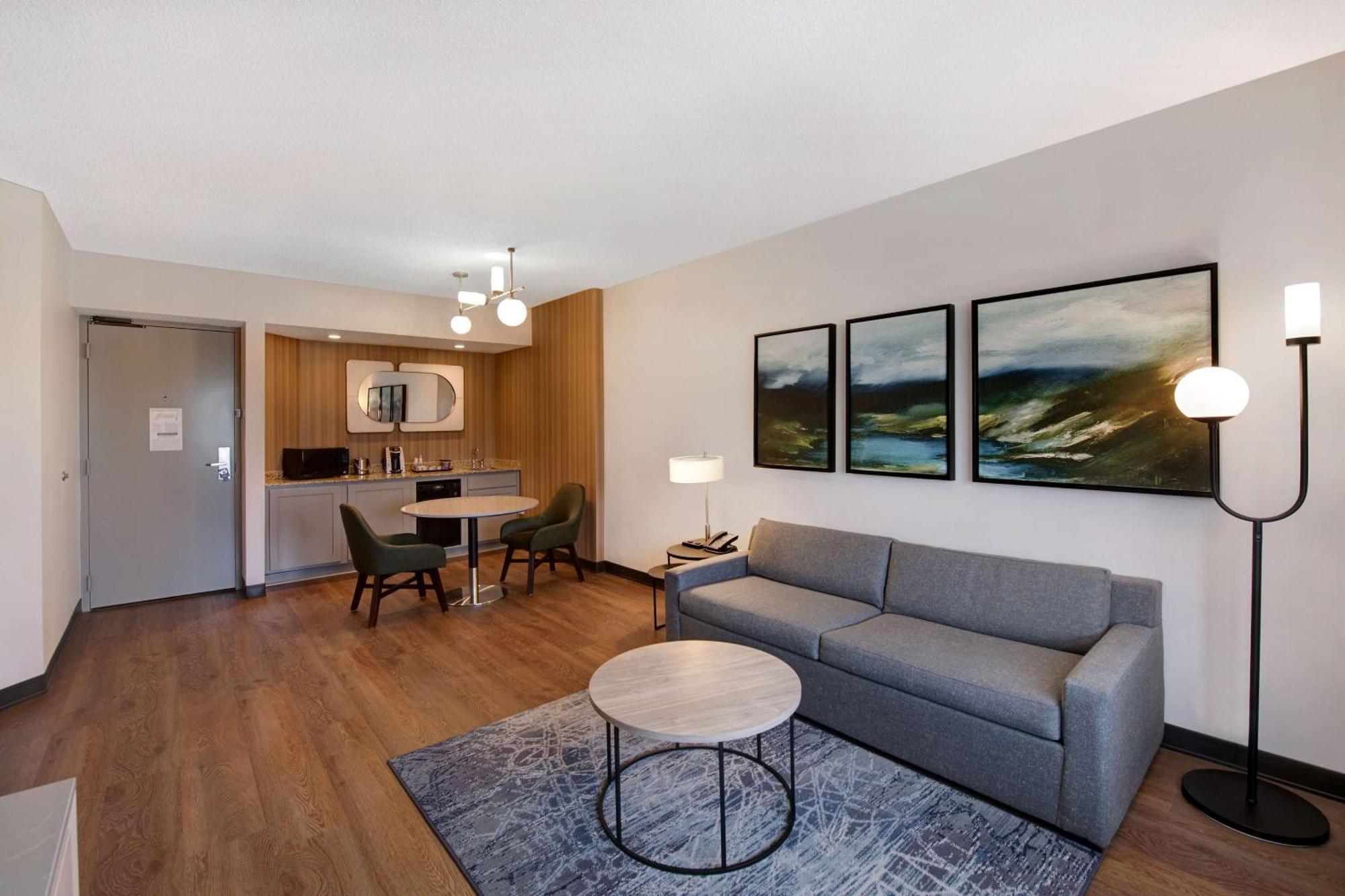 Doubletree Suites By Hilton Raleigh-Durham Esterno foto